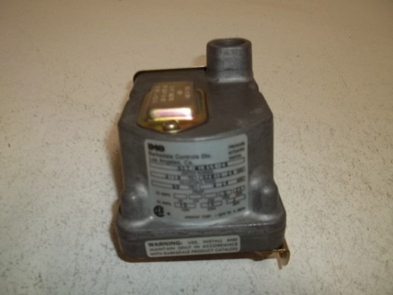 BARKSDALE D1T-M18SS-CS DIAPHRAGM SWITCH  NSMP