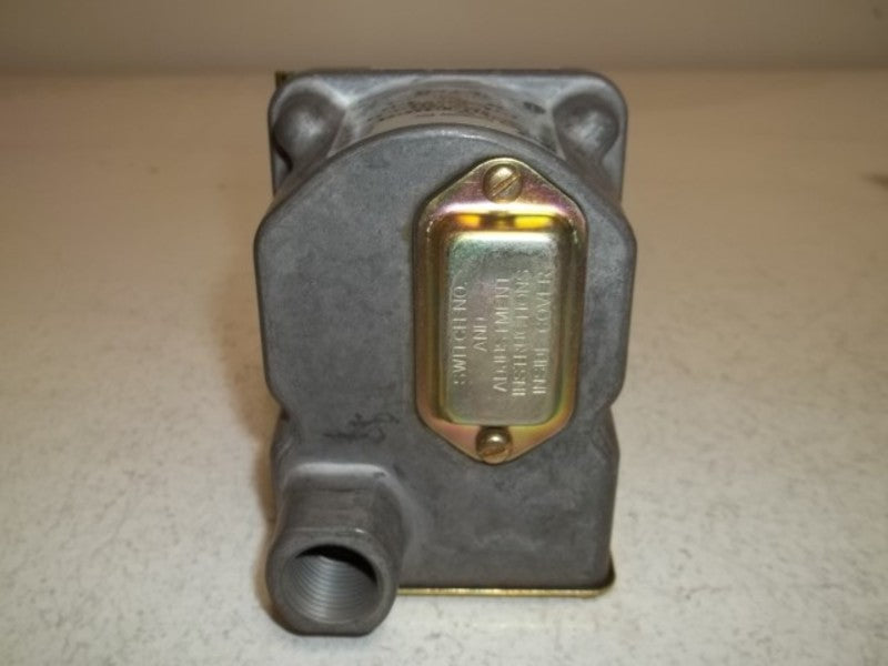BARKSDALE D1T-M18SS-CS DIAPHRAGM SWITCH  NSMP