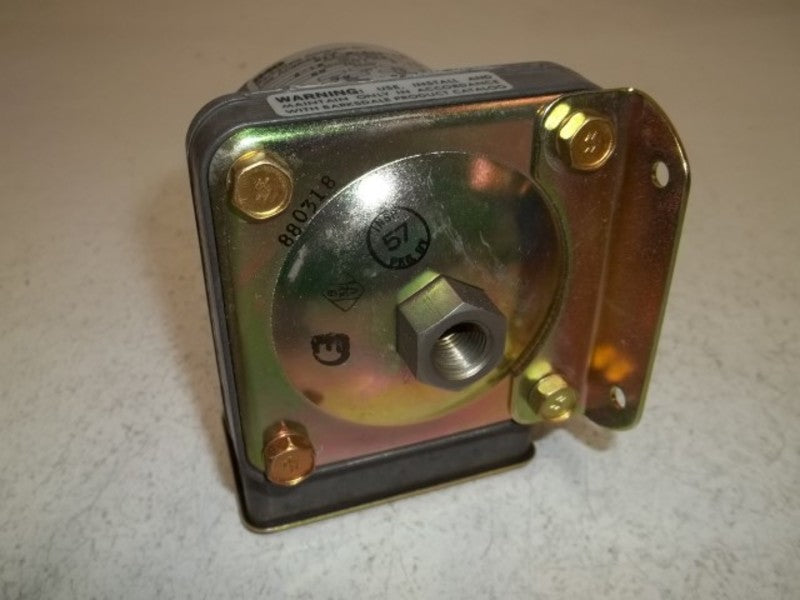 BARKSDALE D1T-M18SS-CS DIAPHRAGM SWITCH  NSMP