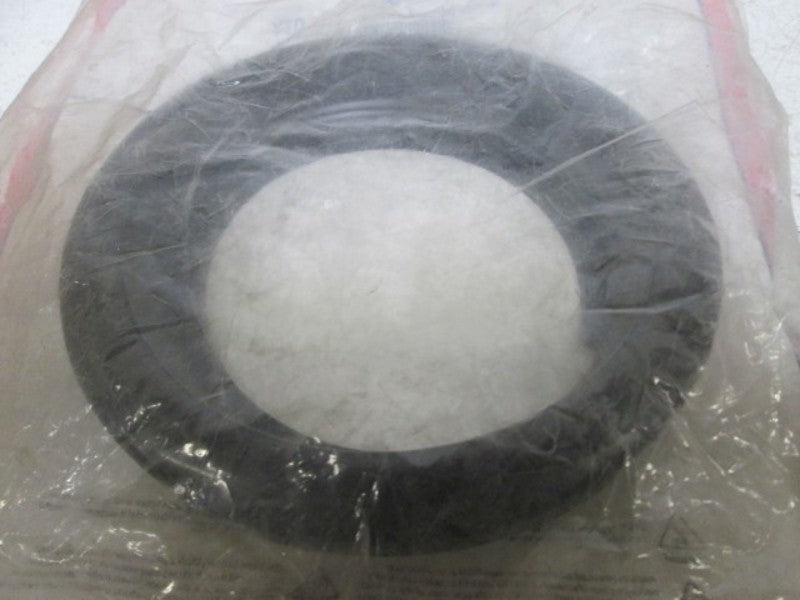 TRUCK-LITE 40700-3 GROMMET BLACK 4"  NSNP IN A BAG