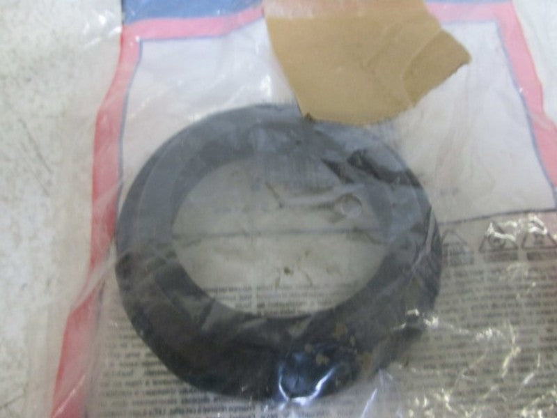 TRUCK-LITE 30700 GROMMET MOUNT FOR 2" LAMP  NSNP IN A BAG