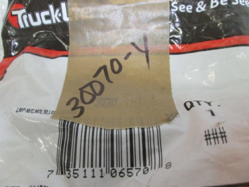 TRUCK-LITE 30070-Y LAMP M/C  NSNP IN A BAG