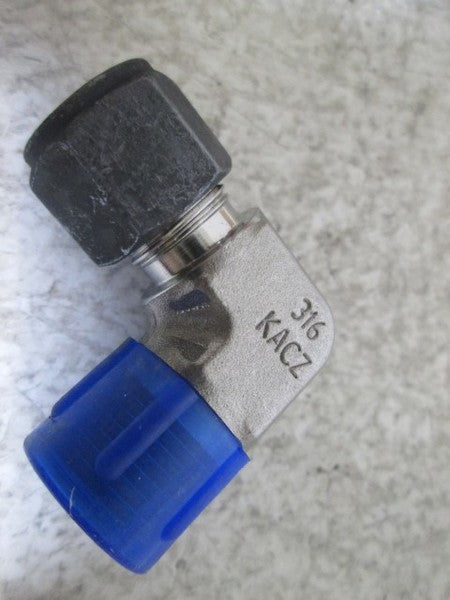 LOT OF 8 PARKER 6-6 CBZ-SS CPI FITTING NSMP