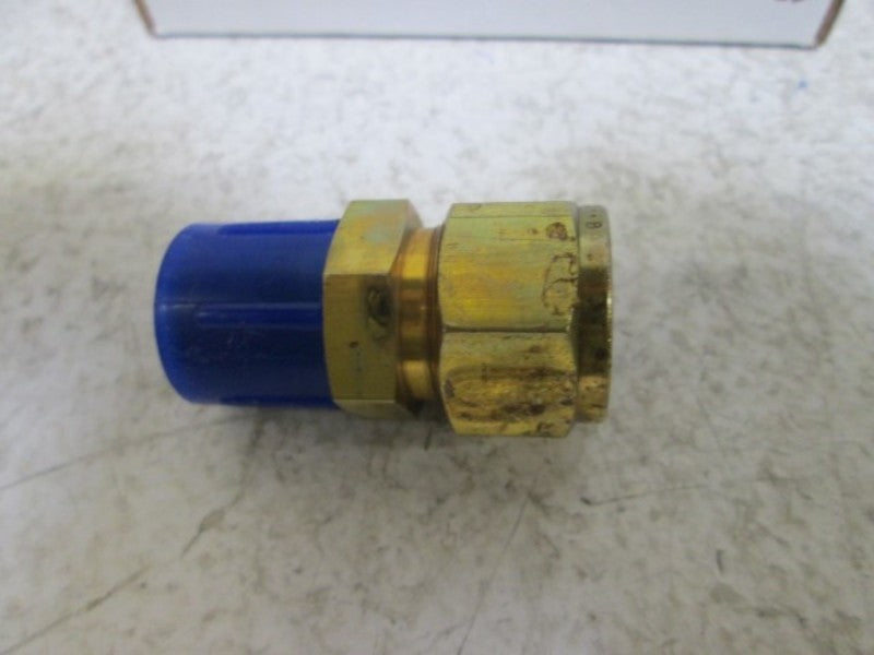 LOT OF 15 PARKER 10-8 FBZ-B MALE NPT CONNECTOR NSMP