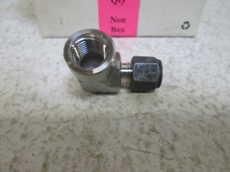 LOT OF 7 PARKER 4-4 DBZ-SS COMPRESSION TUBE FITTING NSMP