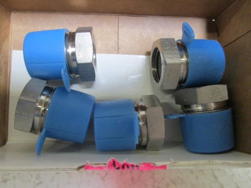 LOT OF 5 PARKER 8MDF-SS PIPE FITTING MALE NSMP