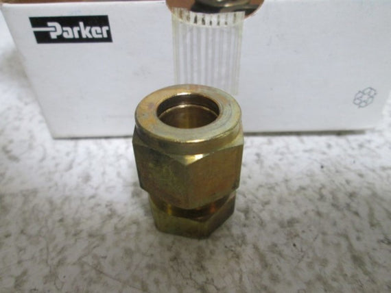 LOT OF 8 PARKER 8 PNBZ-B BRASS CAP NSMP