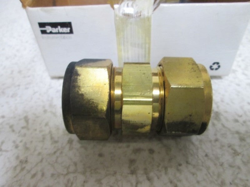 LOT OF 2 PARKER 14-14 HBZ-B FEMALE UNION CONNCTOR NSMP