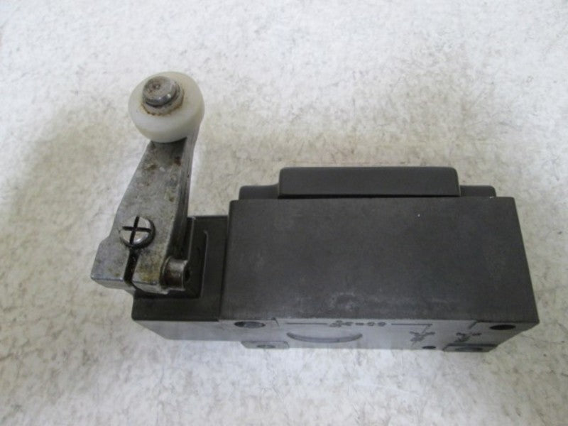 EUCHNER NZ1HB-511 SAFETY SWITCH  UNMP