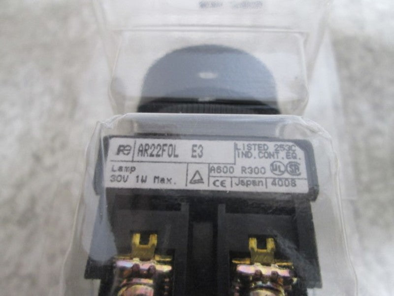 FUJI AR22F0L-10E3W PUSHBUTTON WHITE  ORIGINAL PACKAGE