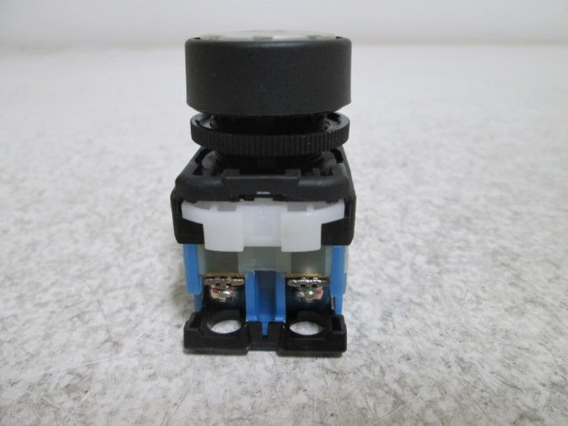 FUJI AR22F0L-10E3W PUSHBUTTON WHITE  ORIGINAL PACKAGE