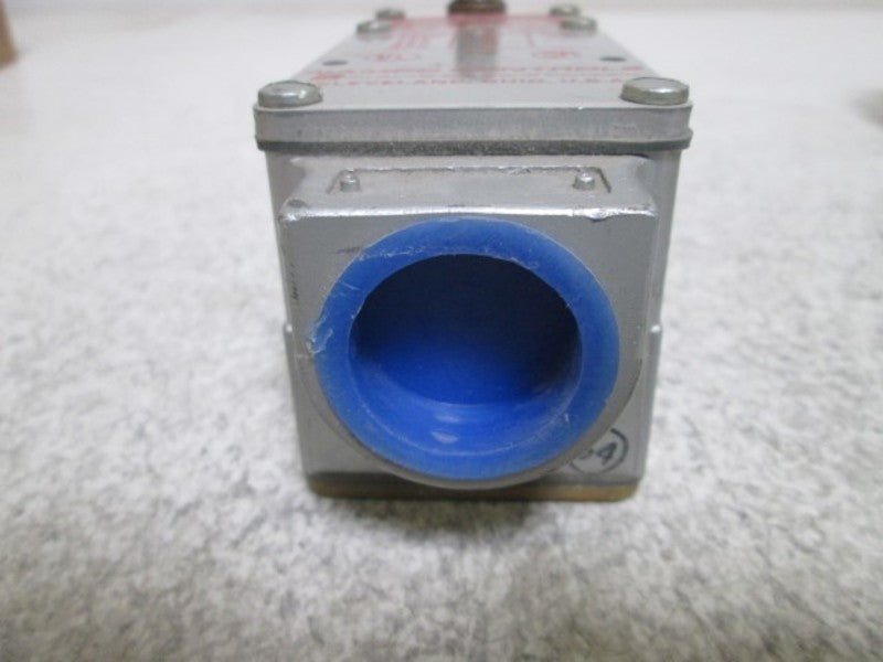 NAMCO EA70020936 LIMIT SWITCH  UNMP