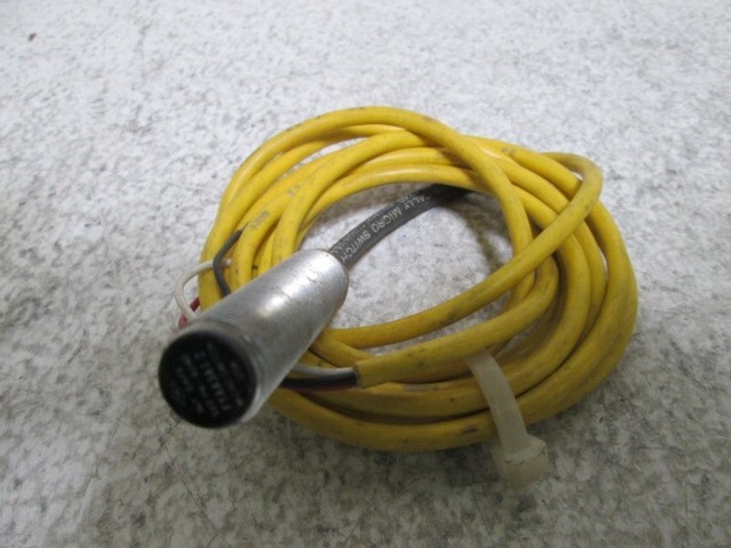 INT SAFE FYAA3A12 PROXIMITY SWITCH  UNMP