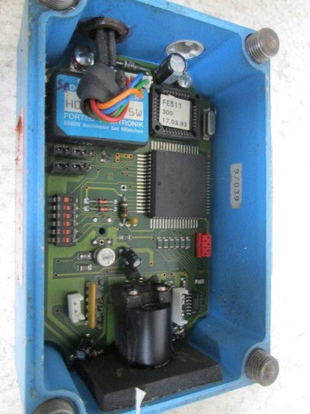 PROMESS FES-M-111 PHOTOELECTRIC FIBER OPTIC CONTROLLER  AS PICTURED