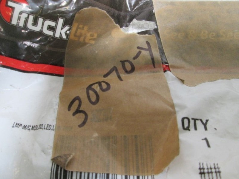 TRUCK-LITE 30270Y MARKER AND CLEARANCE LAMP  NSNP IN A BAG