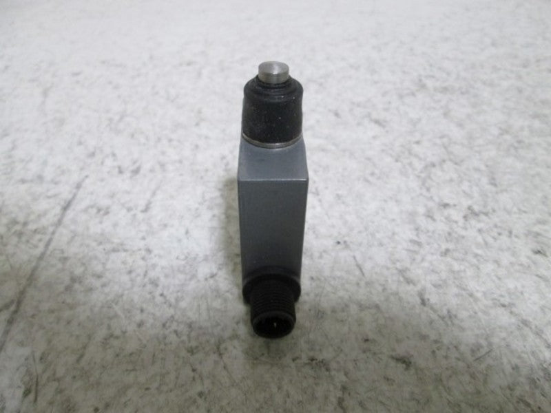 HONEYWELL 914CE18-AQ MINIATURE ENCLOSED SWITCH  UNMP
