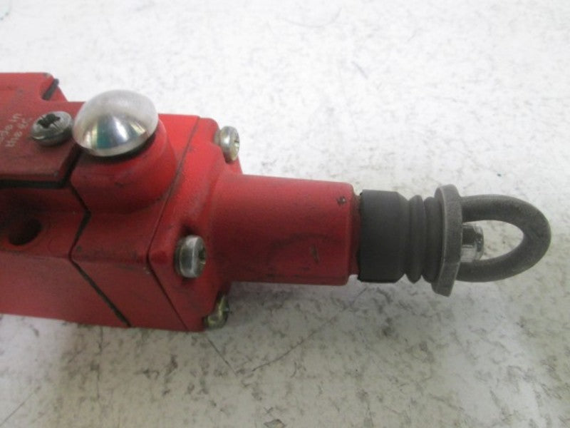ALLEN BRADLEY 440E-C13033 SAFETY CABLE PULL SWITCH  UNMP