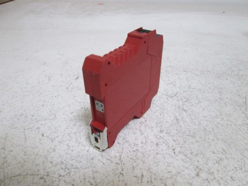 ALLEN BRADLEY 440R-H23179 SER. A MODULAR MONITORING SAFETY RELAY  UNMP