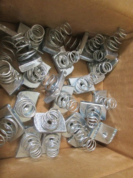 LOT OF 25 THOMAS & BETTS 5YE45 NSMP