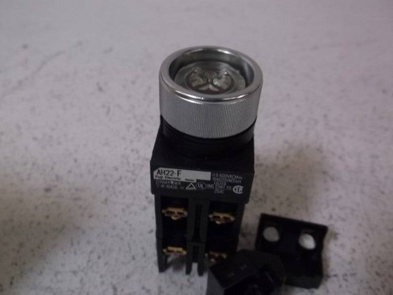 KOMATSU 97268-00120 PUSHBUTTON FLUSH HEAD  NSMP