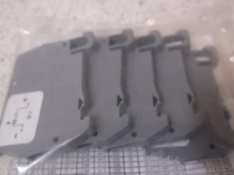 LOT OF 5 DIN DN-FE2L12-5 NSMP