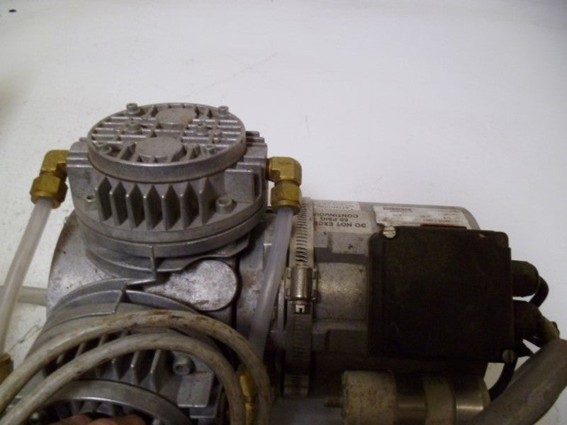 KNF NEUBERGER UN035.1.52ANI VACUUM PUMP 3.75A (AS PICTURED)  UNMP