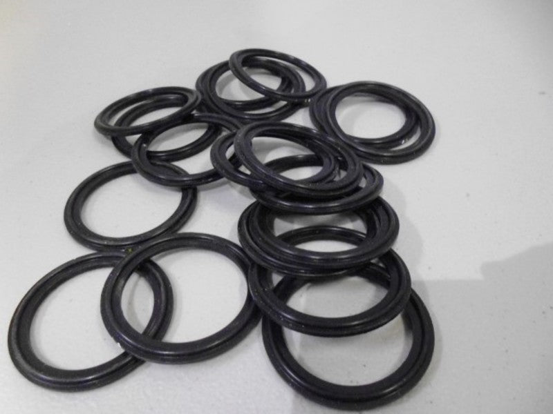 LOT OF 18 F&H 40MP-SFY-2 2" CLAMP GASKET SFY NSMP