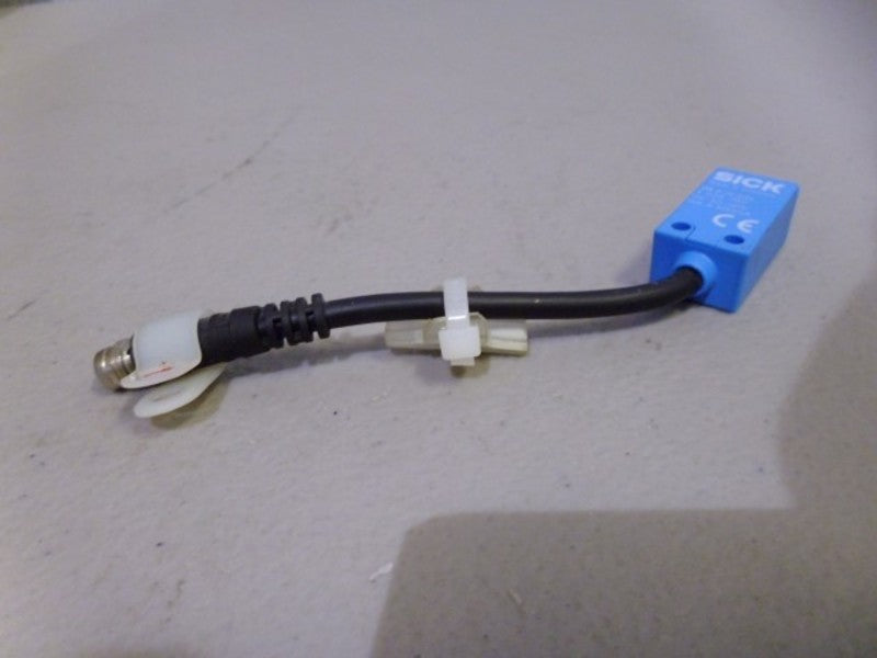 SICK WL4-2F331 PHOTOELECTRIC SENSOR 1 015 760  UNMP