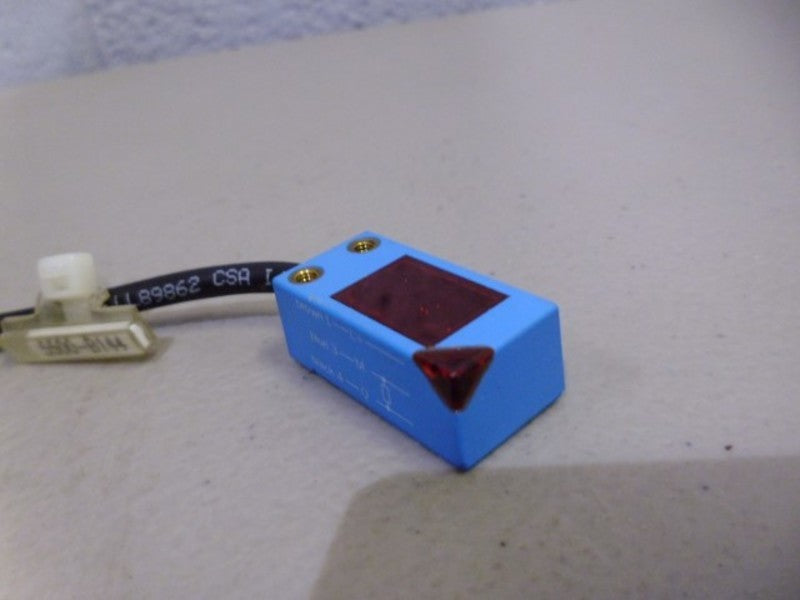 SICK WL4-2F331 PHOTOELECTRIC SENSOR 1 015 760  UNMP