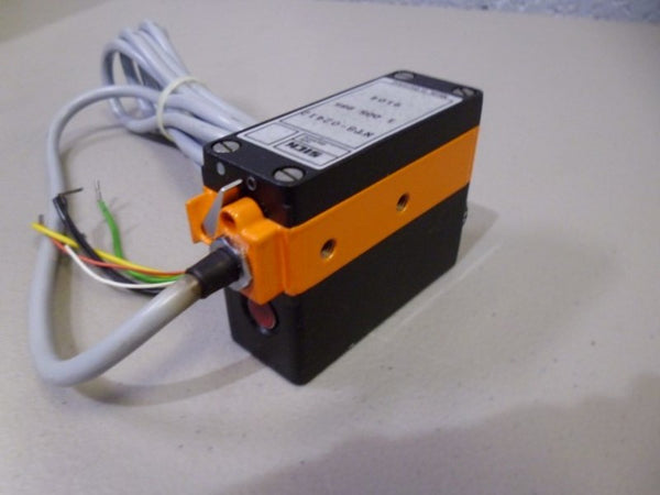 SICK NT8-02412 REGIS SCANNER CONTRAST SENSOR 1 005 985  NSNP