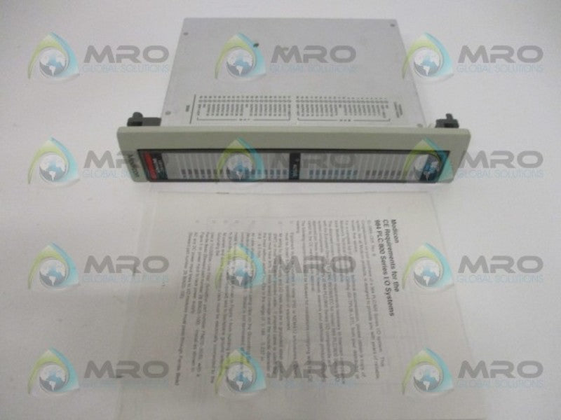 SCHNEIDER AEG MODICON AS-B806-032 OUTPUT MODULE * NEW IN BOX *