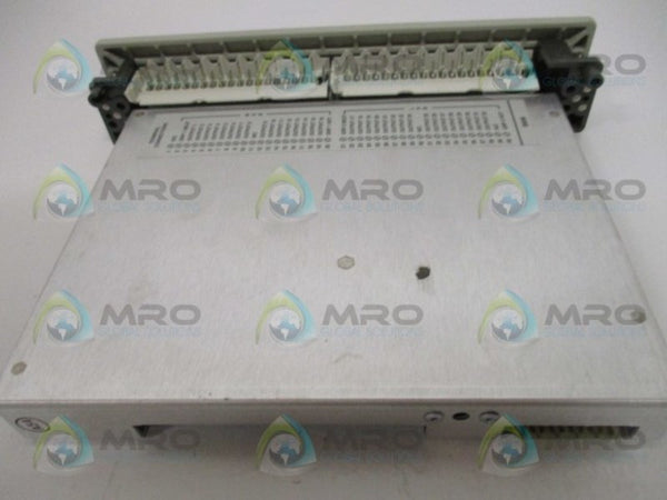 SCHNEIDER AEG MODICON AS-B806-032 OUTPUT MODULE * NEW IN BOX *