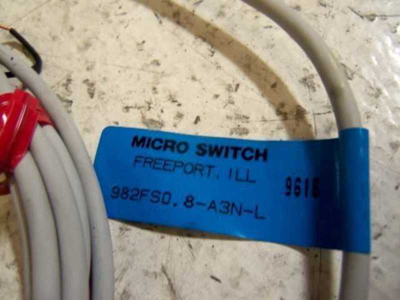 MICRO SWITCH 982FS0.8-A3N-L PROXIMITY SWITCH  NSMP