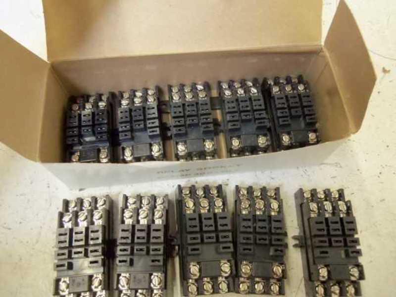 LOT OF 10 AGASTAT BTSA11SC SOCKET STRIP NSMP