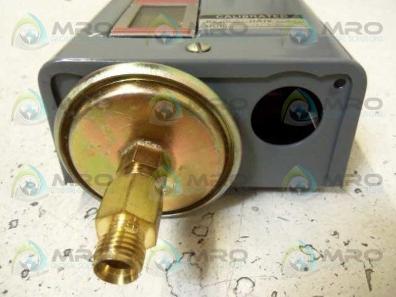 JOHNSON CONTROLS P67CA-6 PRESSURE CONTROL  NSNP