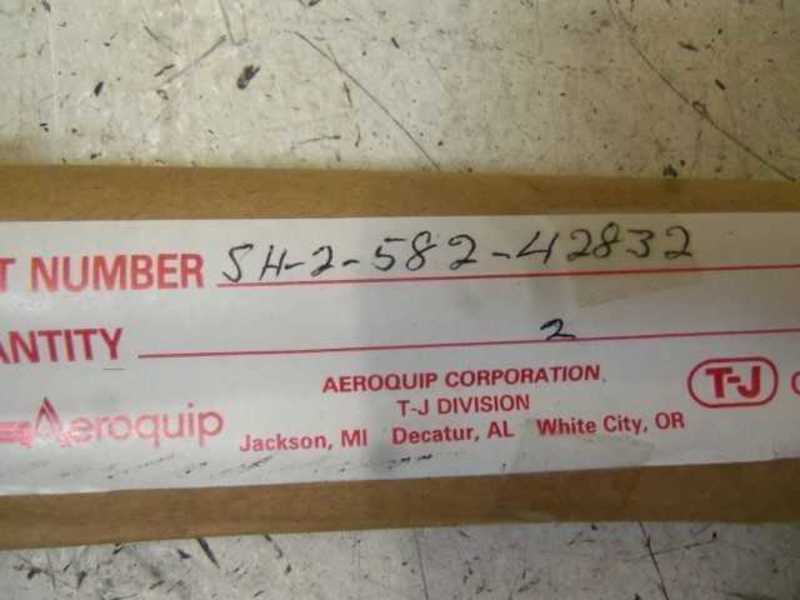 LOT OF 2 AEROQUIP SH-2-582-42832 PISTON ROD NSNP