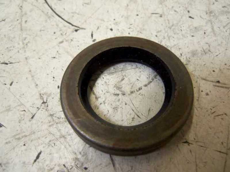 CR INDUSTRIES 9876 OIL SEAL  NSMP