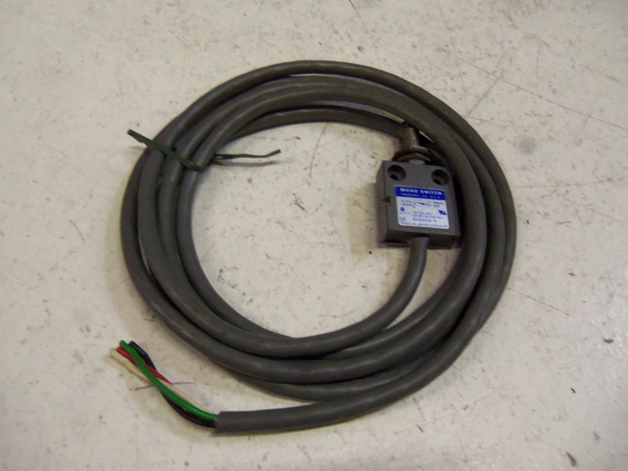 HONEYWELL 914CE28-9 ROLLER LIMIT SWITCH * NEW *