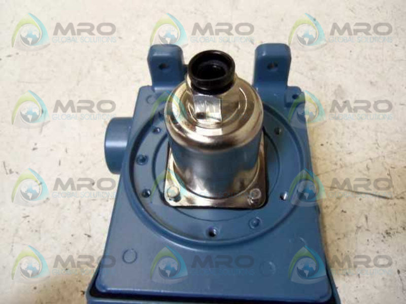 UNITED ELECTRIC J400-146 PRESSURE SWITCH CONTROLLER  NSNP
