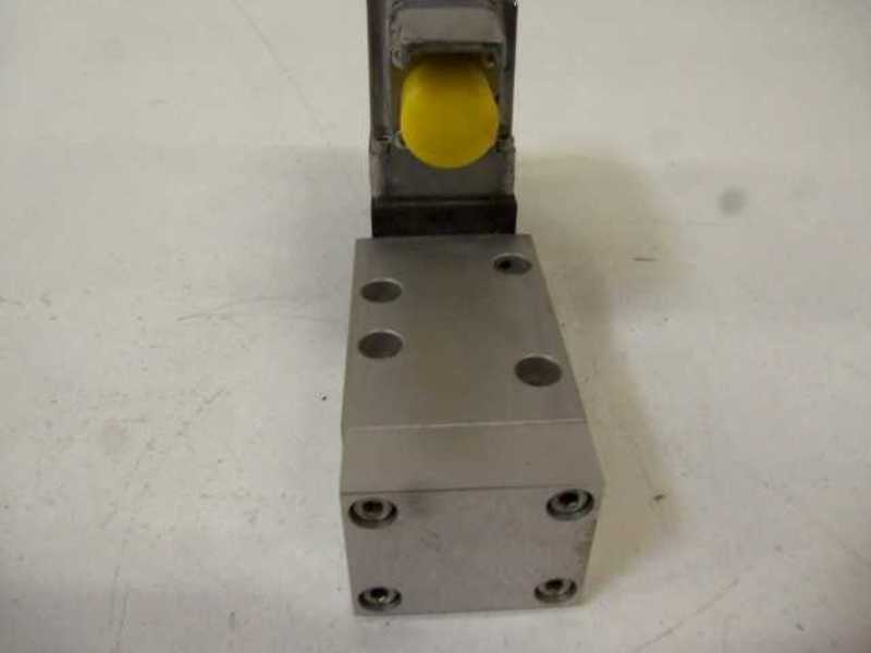 BOSCH 9 823 232 000  UNMP