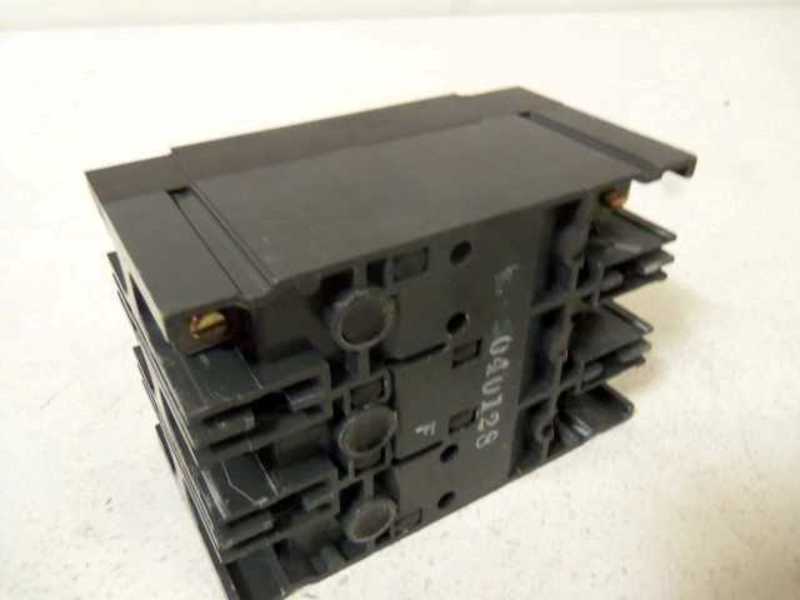 CUTLER HAMMER MCP13300R CIRCUIT PROTECTOR 30A  NSMP