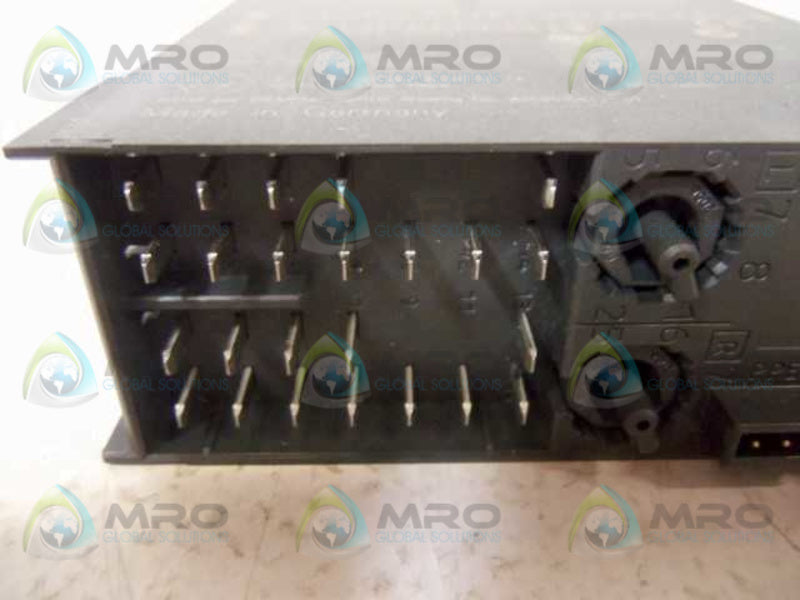SIEMENS 6ES7 131-5RD00-0AB0 TERMINAL MODULE  UNMP