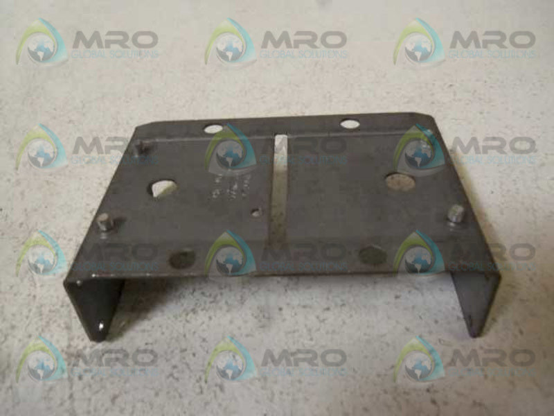 LOT OF 2 WIREMOLD G-4001 COUPLING GALVANIZED NSMP