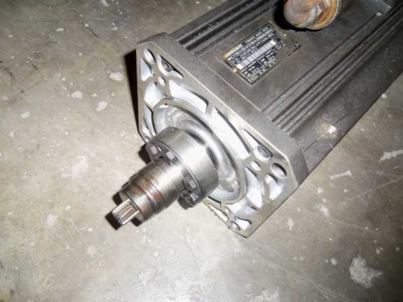 INDRAMAT MAC112B-2-GD-4-C/130-A-2/WI524LV PERMANENT MAGNET MOTOR  UNMP