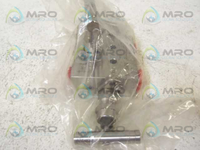WHITEY SS-M3NBF8-SG MANIFOLD VALVE  NSMP