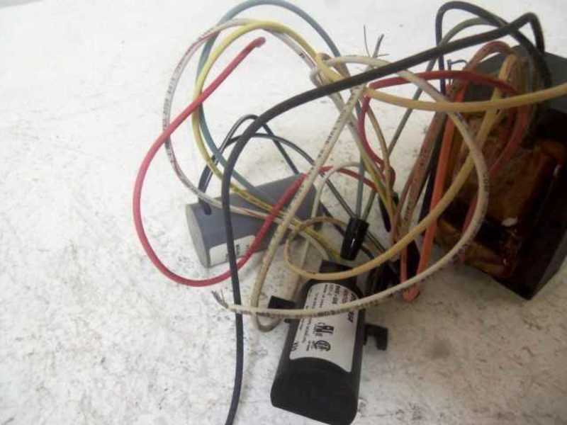 SYLVANIA LU100/TRI-KIT 47308  NSMP