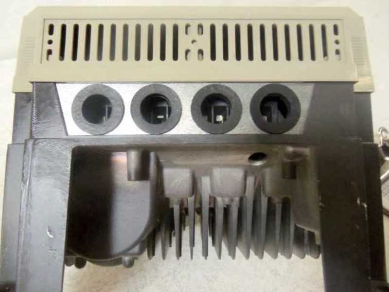 HITACHI HFC-VWS S3A TRANSISTOR INVERTER SE2SF3A 29A  NSNP