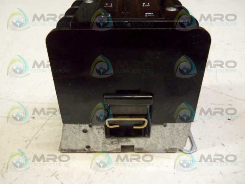 HONEYWELL R4212 G1331 3-POLE CONTACTOR  UNMP
