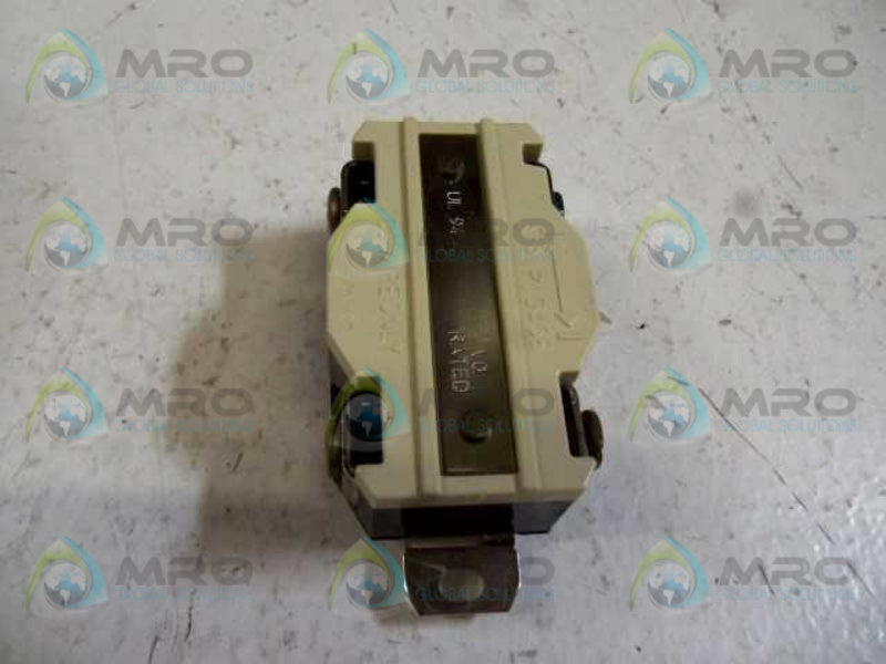 LEVITON 2720 LOCKING RECEPTACLE  NSMP