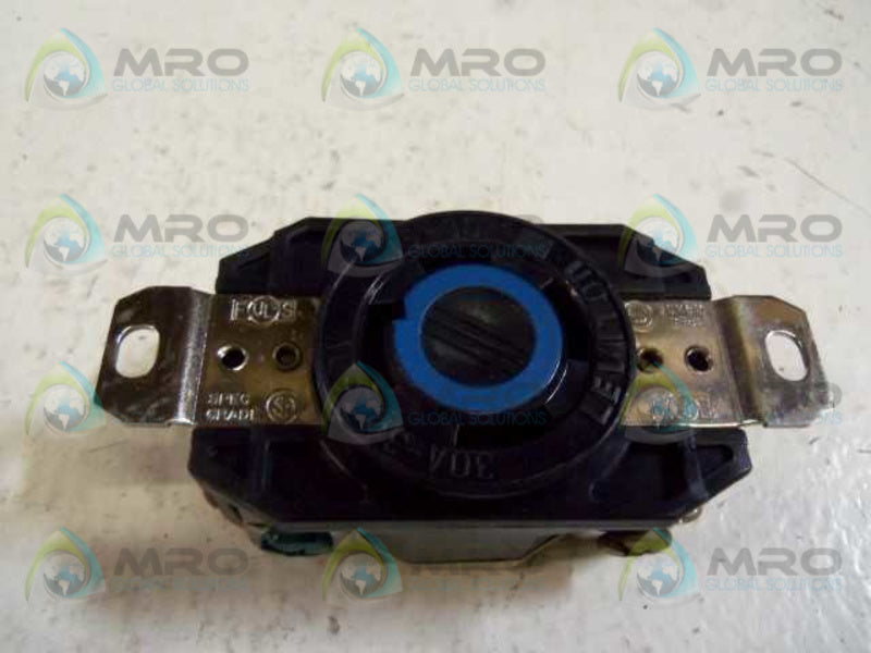 LEVITON 2720 LOCKING RECEPTACLE  NSMP